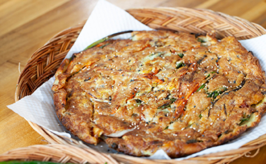 Do Koreans Eat Based on the Weather and Their Feelings? The Story Behind K-Food in K-Content