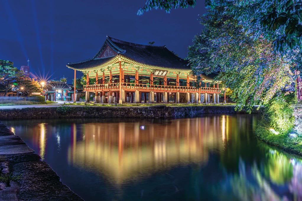 Namwon Tourist Complex / Gwanhalluwon Garden