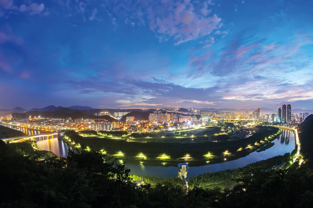 Taehwagang National Garden