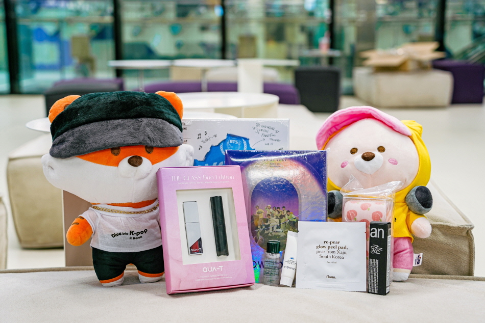 渡辺さんセット(韓国ソウルポップアップ) XYZ SEOUL(聖水洞ポップアップ会場)｜聖水洞・ソウルの森(ソウル)の