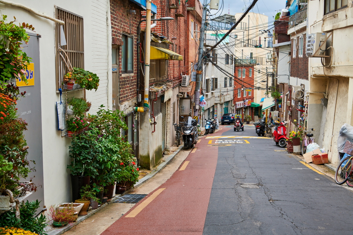 Alleys of Changsin-dong