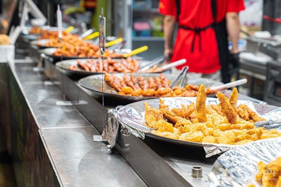 Seoul  Mangwon Market
