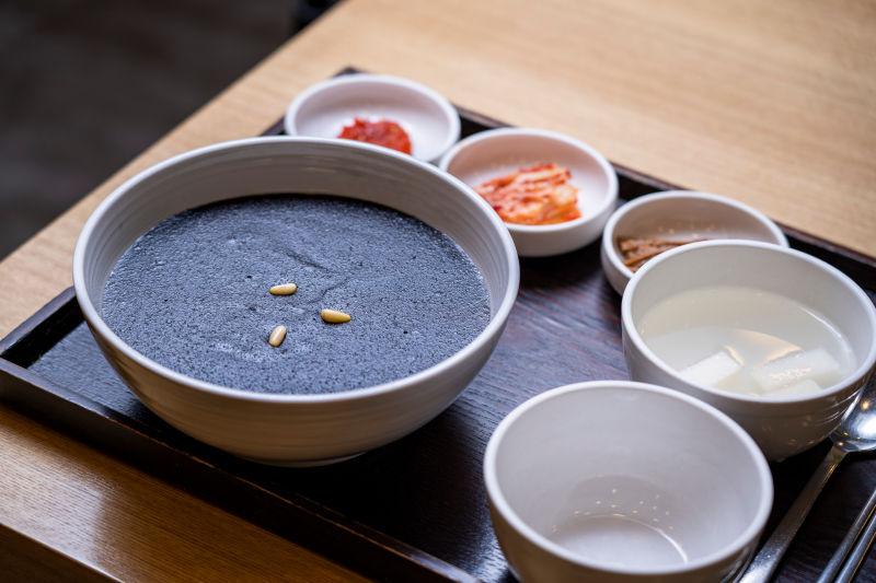 Black Sesame Seed Porridge