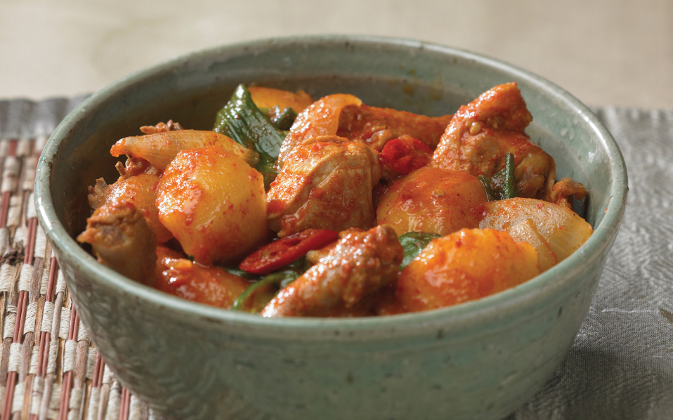 Dakbokkeumtang (spicy braised chicken)