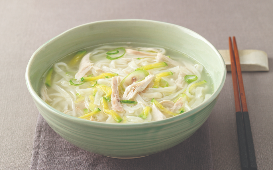 Dakkalguksu (chicken noodle soup)