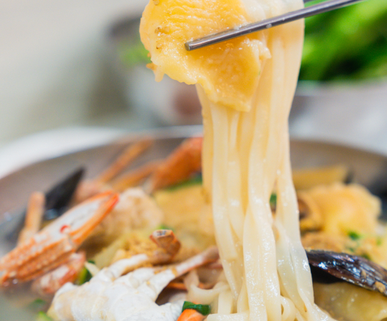 Seomun Market's most popular menu item, noodle soup with seafood.