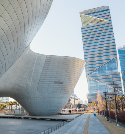 Tri-bowl building modeled after the shape of a bowl