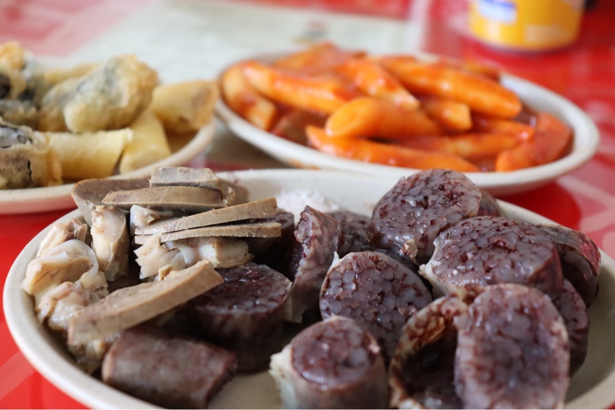 Soondae, tteokbokki, fried food on a plate