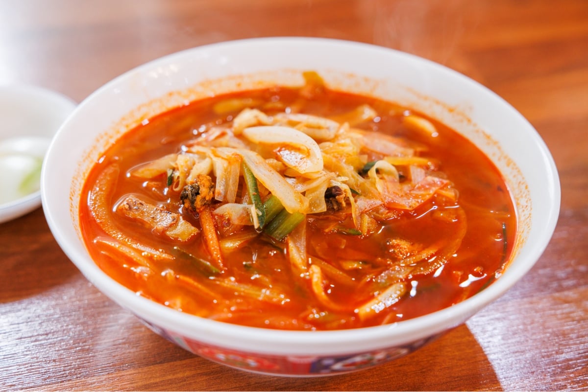 Seafood Jjamppong to Help You Hangover A bowl of spicy jjamppong with seafood