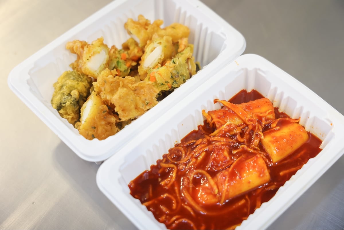 Tteokbokki and fried food