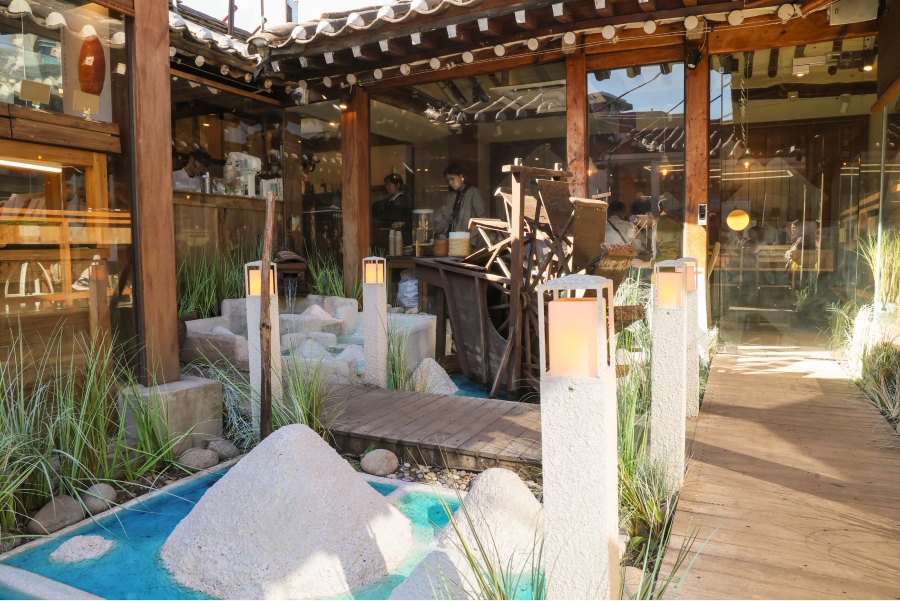 The entrance to the Soha salt pond decorated with a saltern model